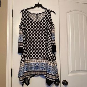 ***DONATED*** Beautiful cold shoulder top
